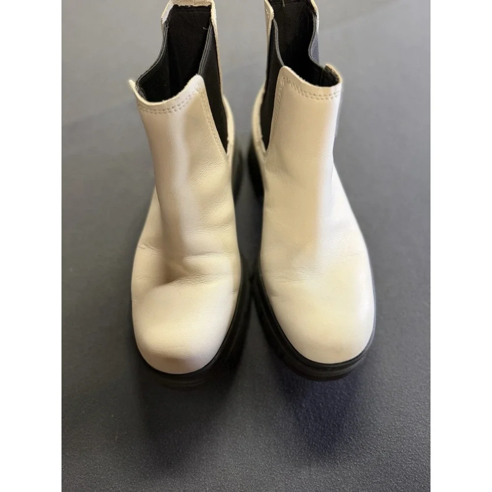 UGG Ashton Chelsea Waterproof Pull-on White Leather Women's Short Boots Sz 9